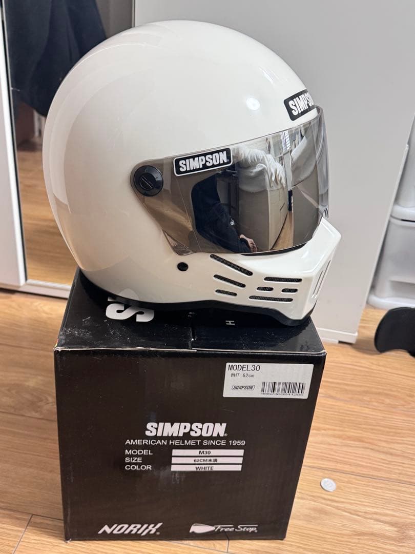 SIMPSON シンプソン M30 62センチ ホワイト　シールド付