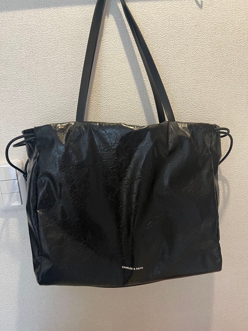 CHARLES & KEITH ドローストリングバッグ ブラック