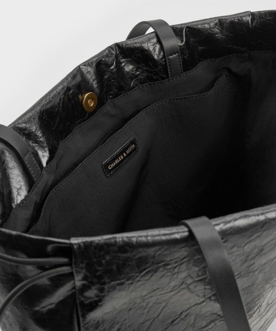 CHARLES & KEITH ドローストリングバッグ ブラック