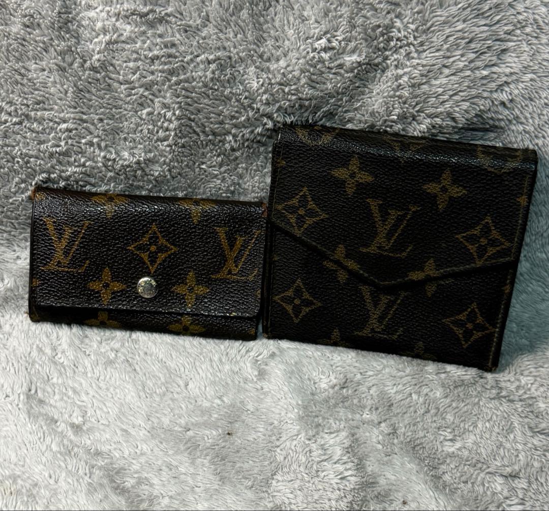 Louis Vuitton モノグラム キーホルダーと財布の2点セット。