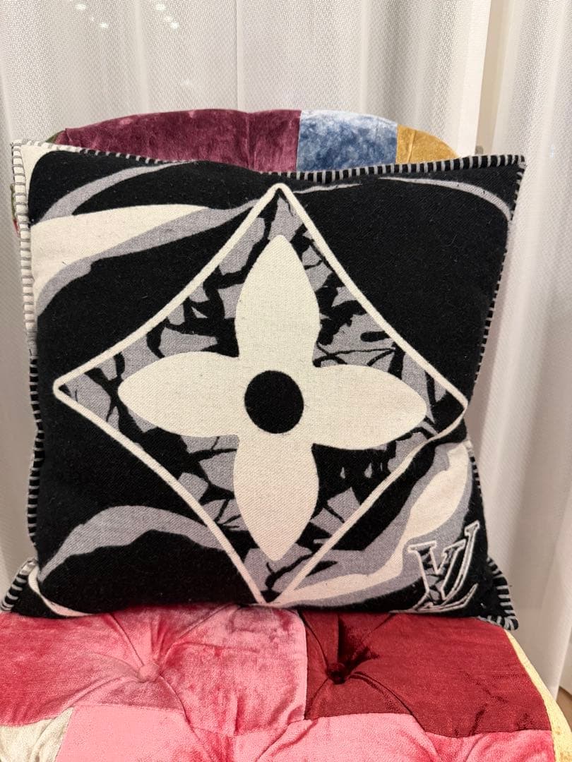 ルイ・ヴィトン 迷彩デザインクッション