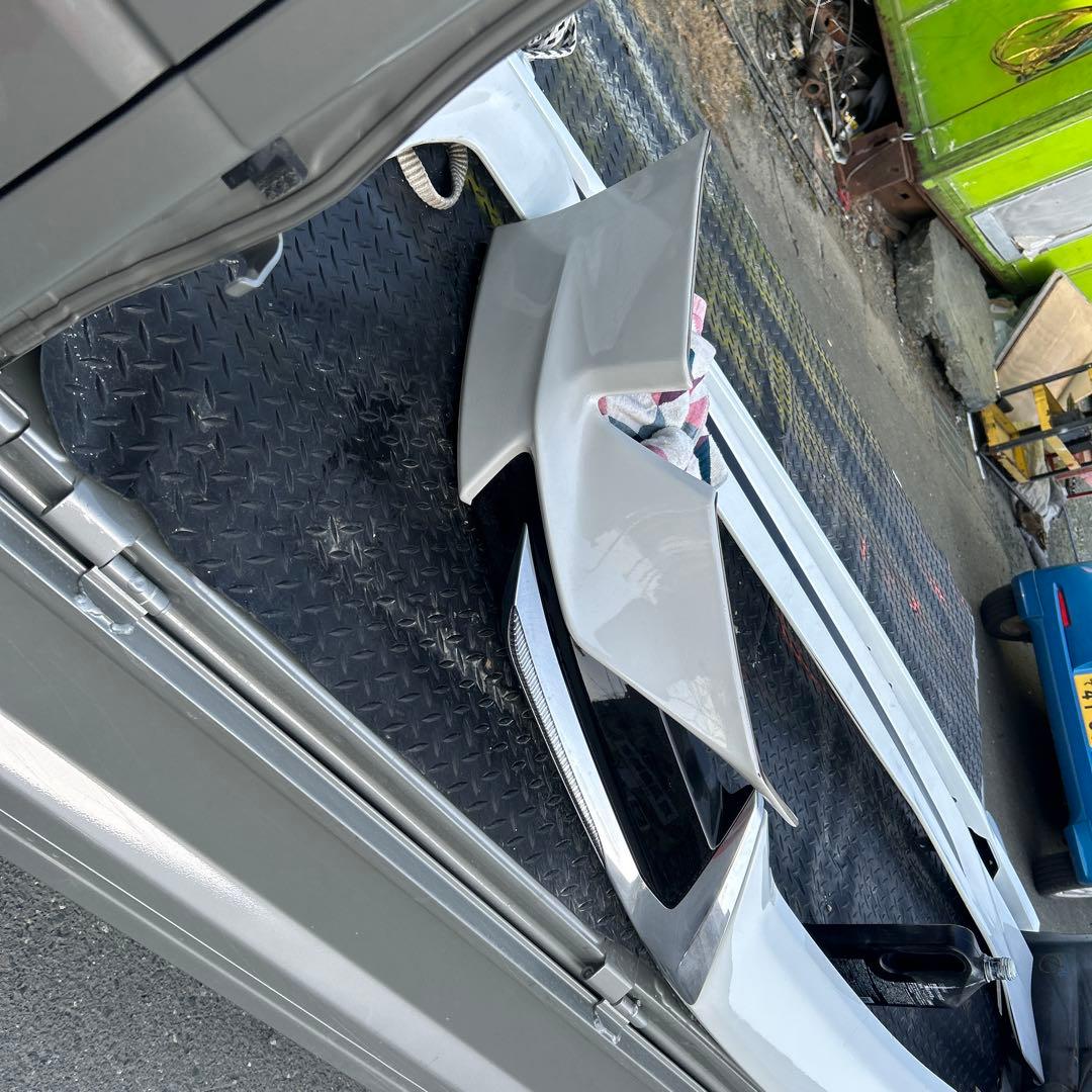 モデリスタ サイドスカート パール　プリウス　50？30？　フロントハーフ