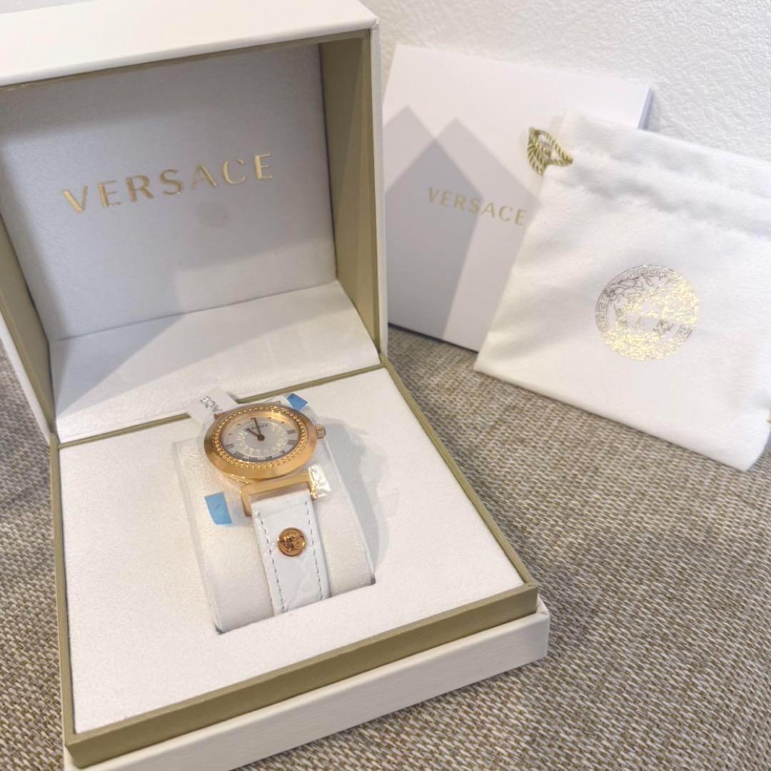 新品未使用 VERSACE ヴェルサーチェ 腕時計 Versace