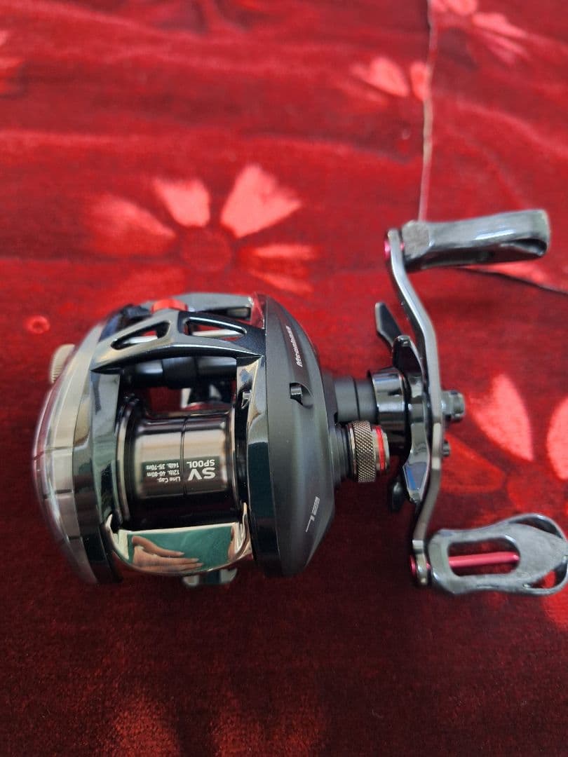 【新品未使用】Lauda72 RIGHT MEGABASS REEL