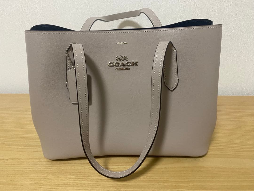 COACH グレイベージュ トートバッグ