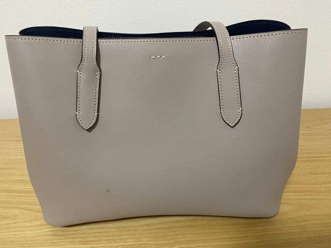 COACH グレイベージュ トートバッグ
