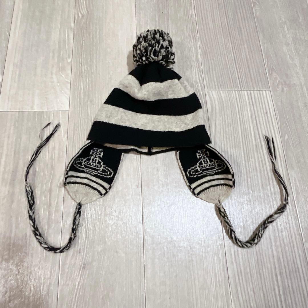 ヴィヴィアンウエストウッド　耳当て付きボンボンニット帽　ボーダーNANAシン着用