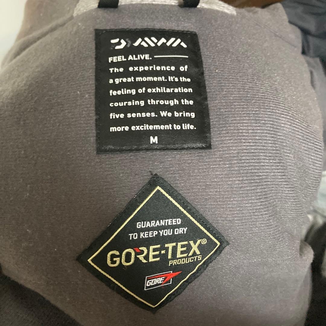 ダイワ DW-1907 ゴアテックス防寒レインウェアセット　Mサイズ