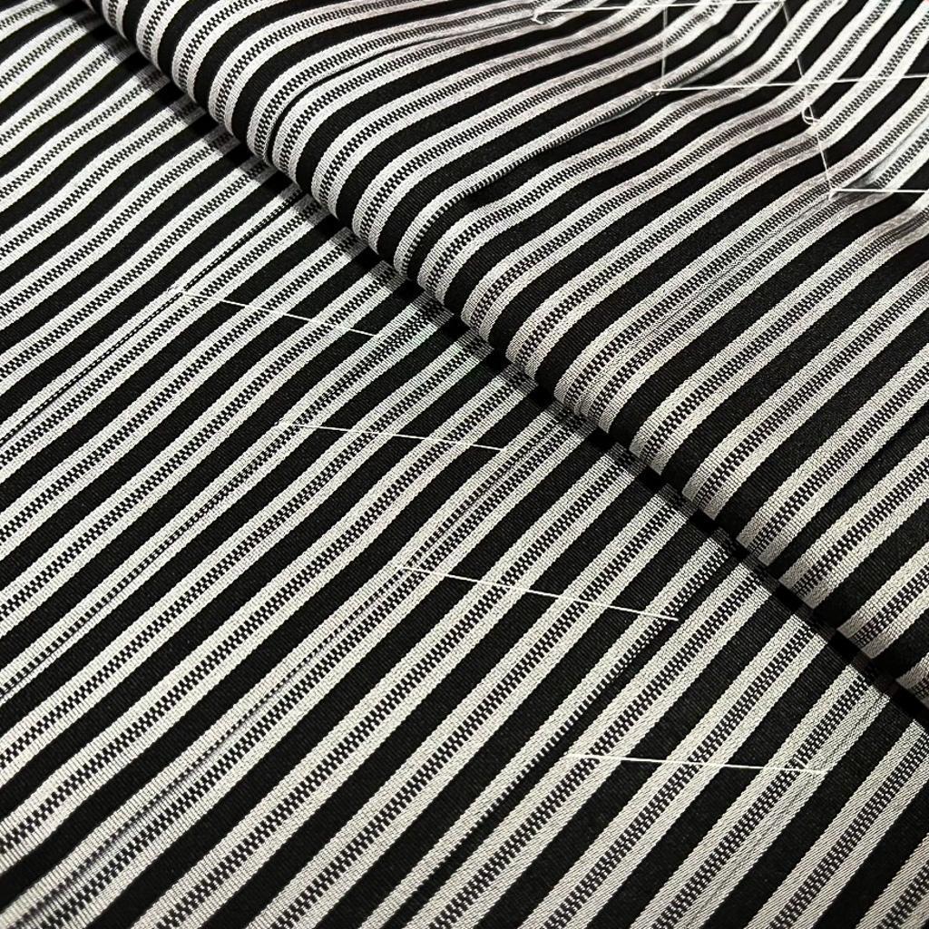 七五三 五歳 男児 紋付 羽織袴セット 合繊 海外製 黒無地 縞袴 紋入れ可