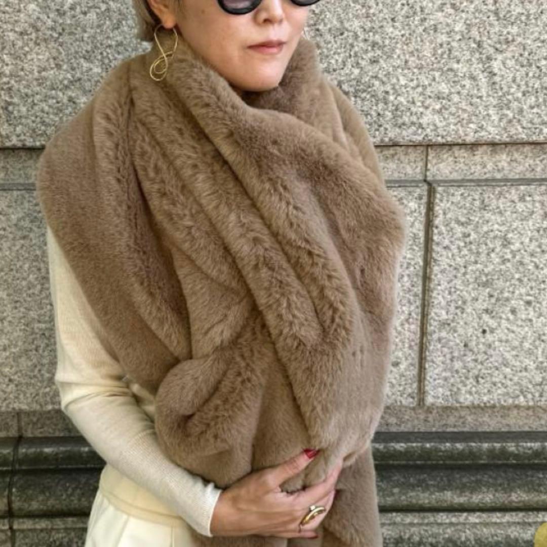 jenne リッチポリュームファー ケープ　ベージュ