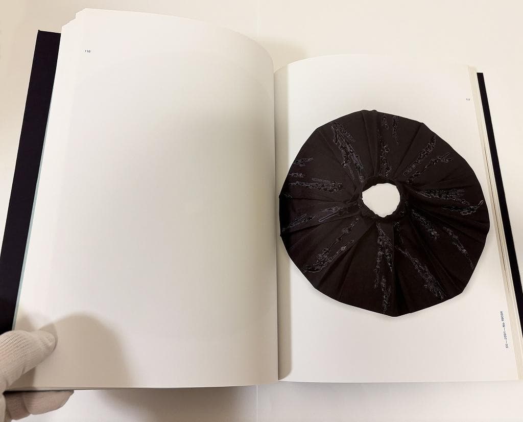 WAIST DOWN：SKIRTS BY MIUCCIA PRADA