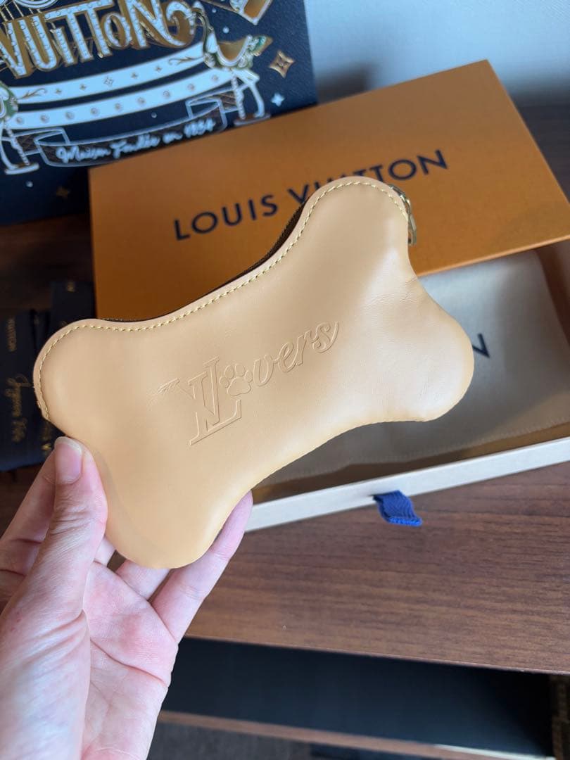 LOUIS VUITTON ボーン ポーチ
