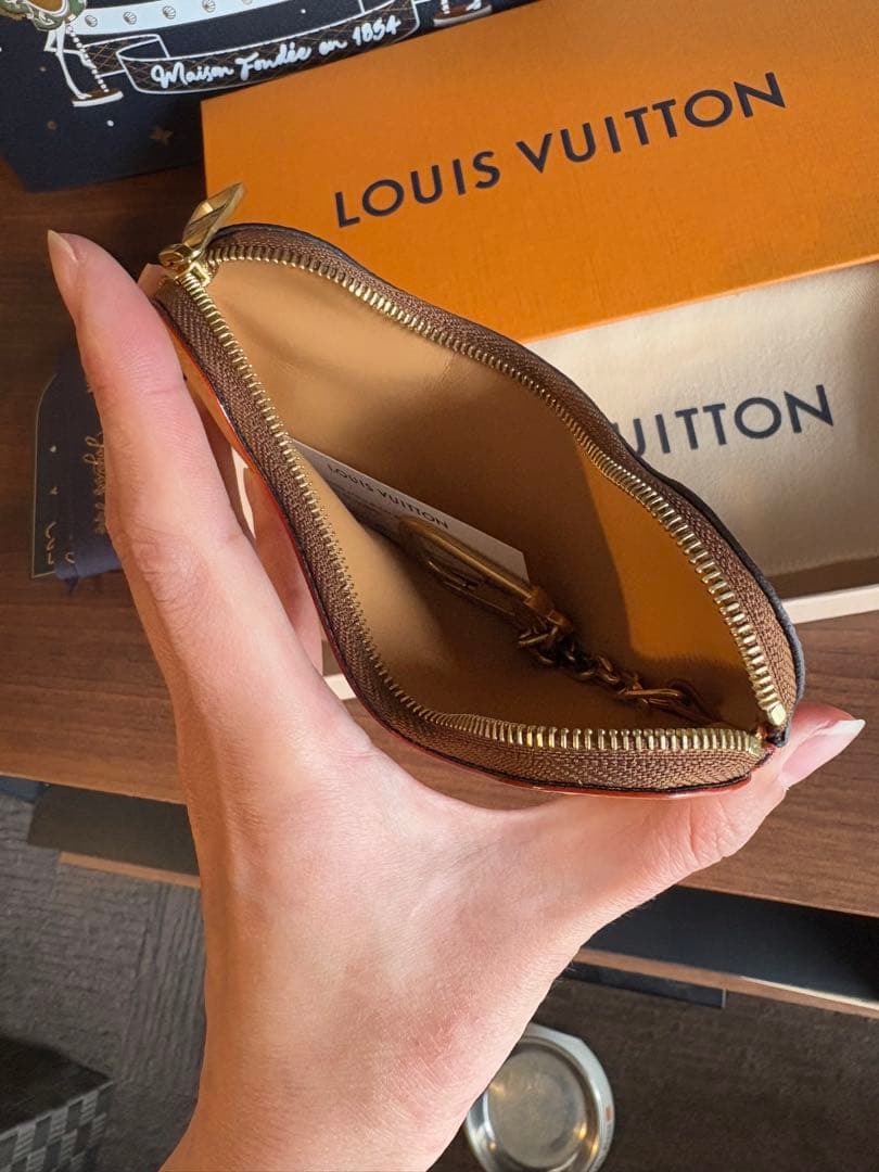 LOUIS VUITTON ボーン ポーチ