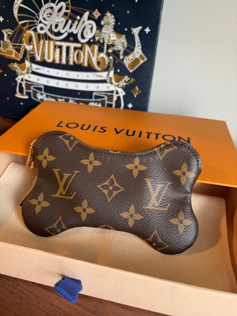LOUIS VUITTON ボーン ポーチ