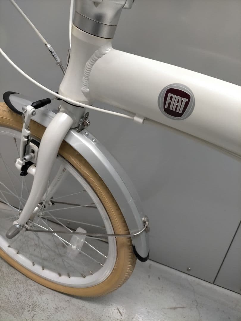 【カズ】FIAT ホワイト 折りたたみ自転車　20インチ