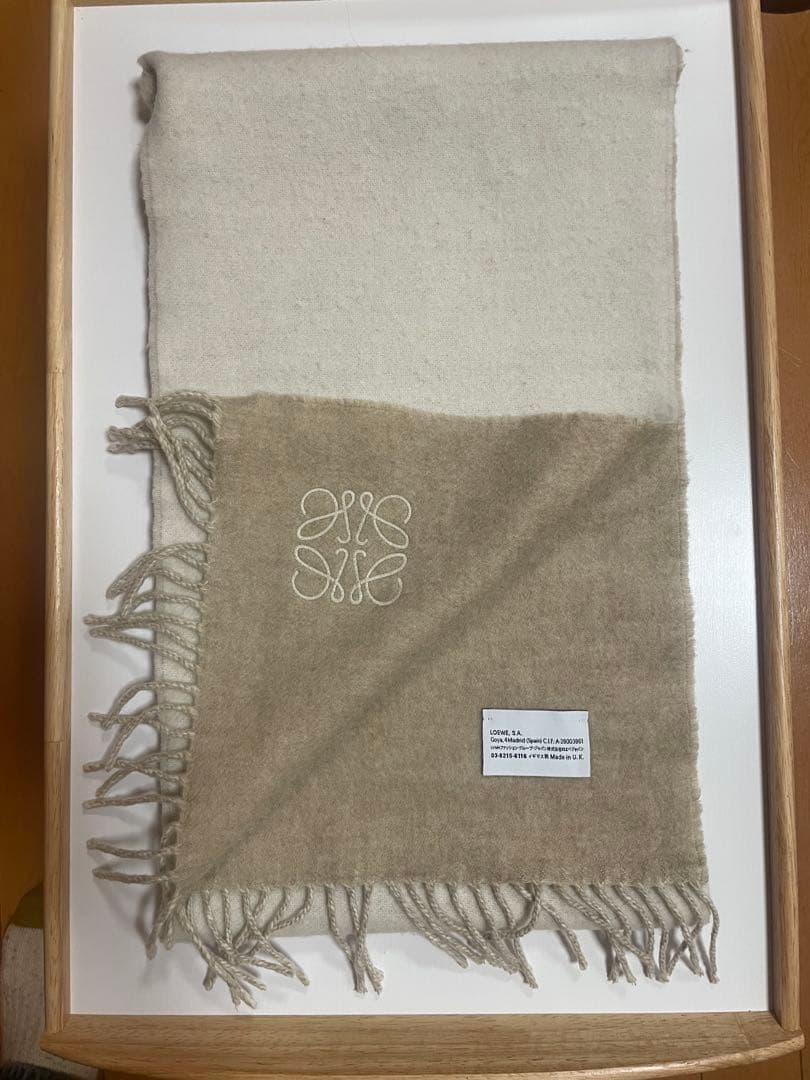LOEWE ベージュ ウール マフラー フリンジ付き