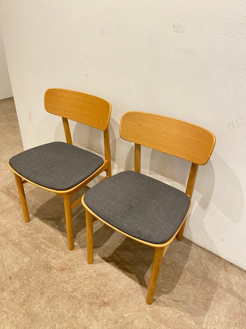 ⭐️送料込⭐️超美品⭐️２脚セット⭐️無印良品⭐️ラウンドチェア・布座・オーク材⭐️