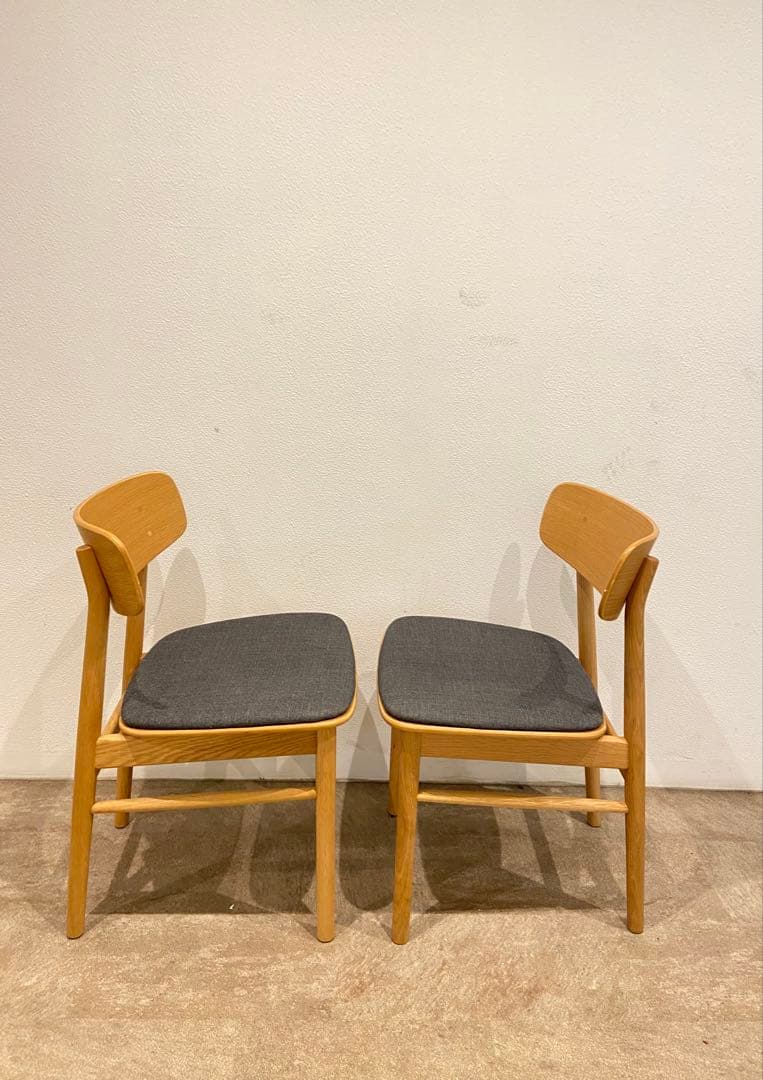 ⭐️送料込⭐️超美品⭐️２脚セット⭐️無印良品⭐️ラウンドチェア・布座・オーク材⭐️