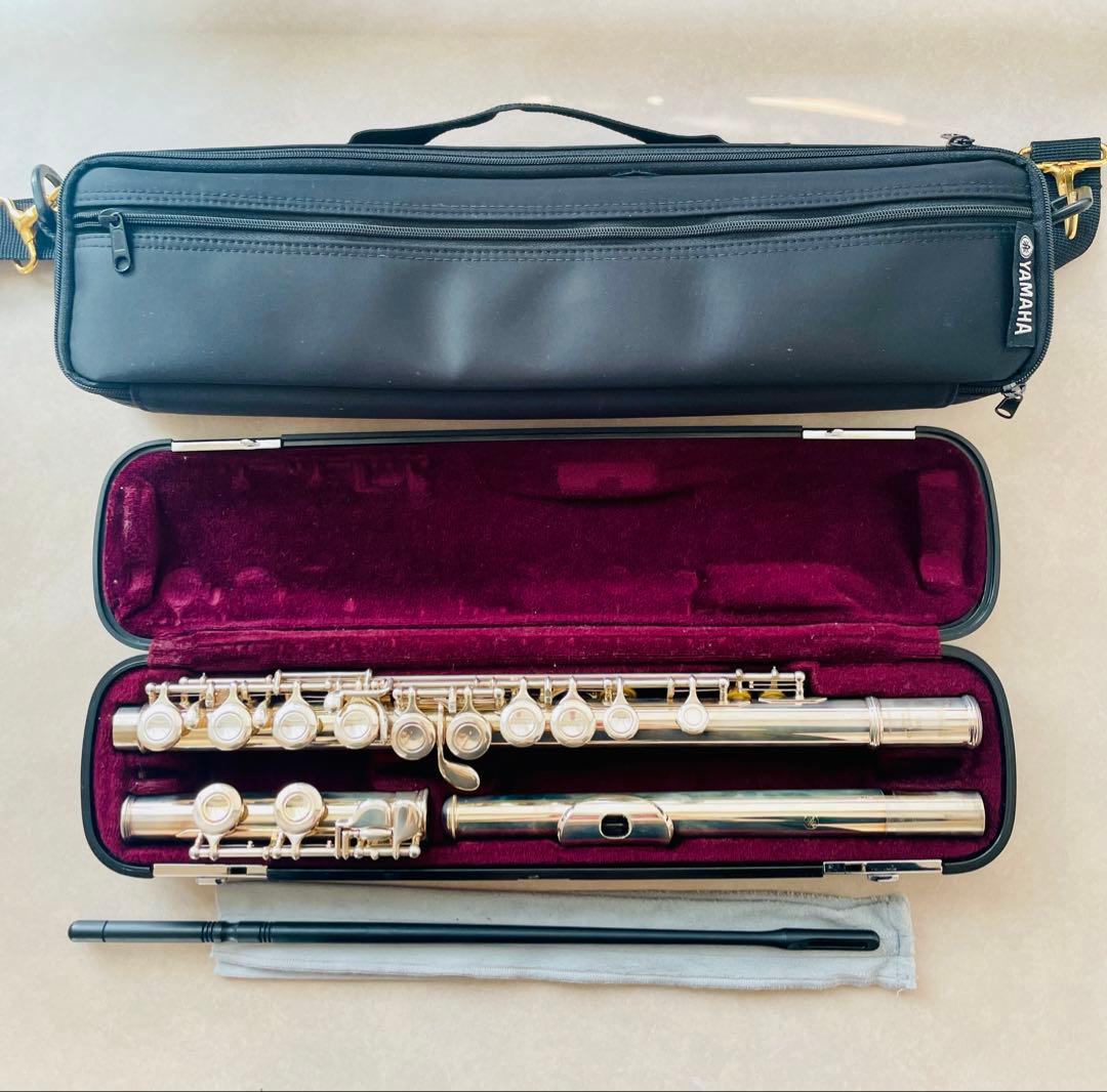 初心者の方、一度に揃う！　ヤマハ フルート YFL-211 ケース・掃除棒付き
