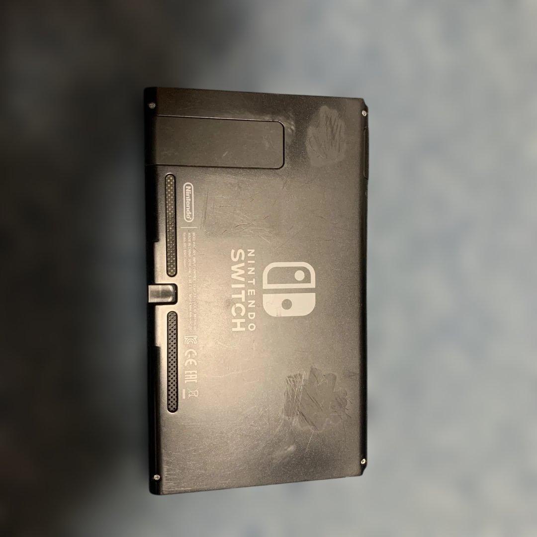 Nintendo Switch 本体のみ ジョイコン無し