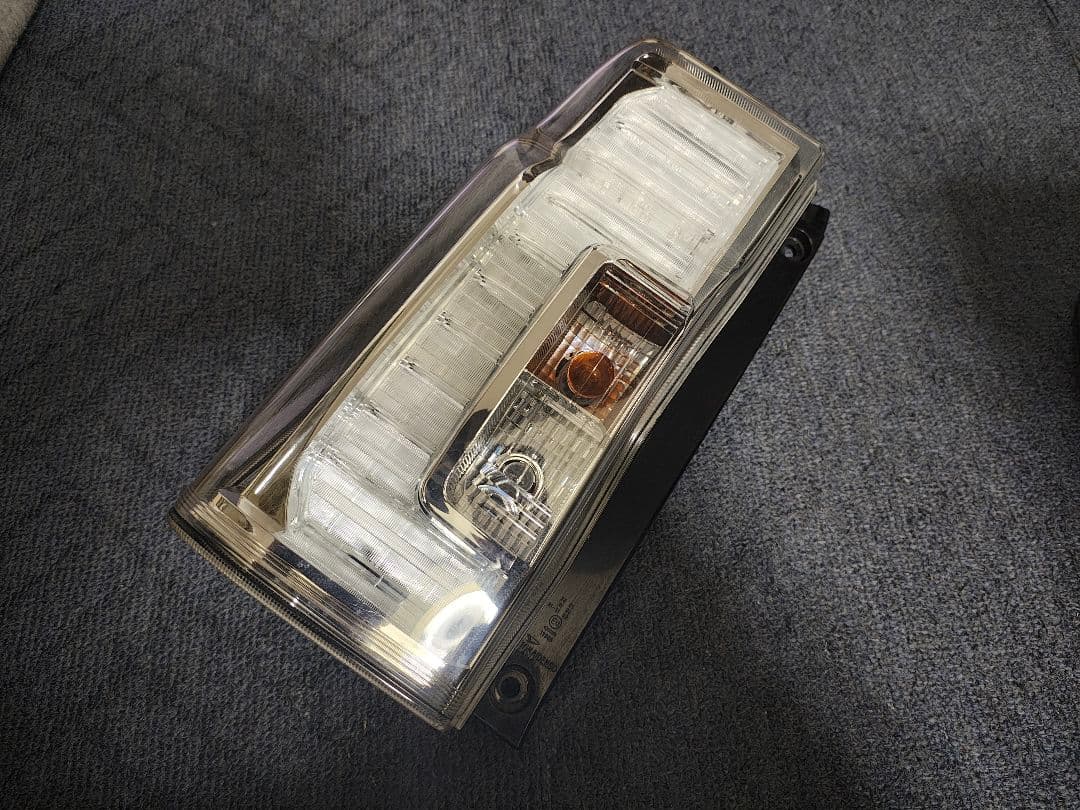 タントカスタム la600S 前期 テールライト 左側