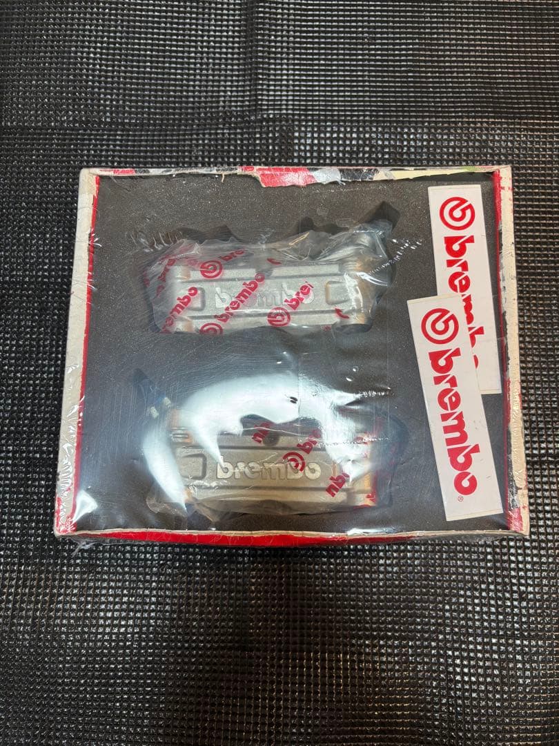 （新品）ブレンボ Brembo 4Pブレーキキャリパー 100㎜ 新品パッド付き