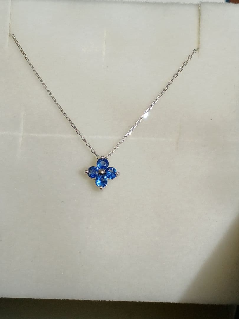 少し訳ありなのでお買得☆K10☆ブルーサファイア☆ホワイトゴールドネックレス