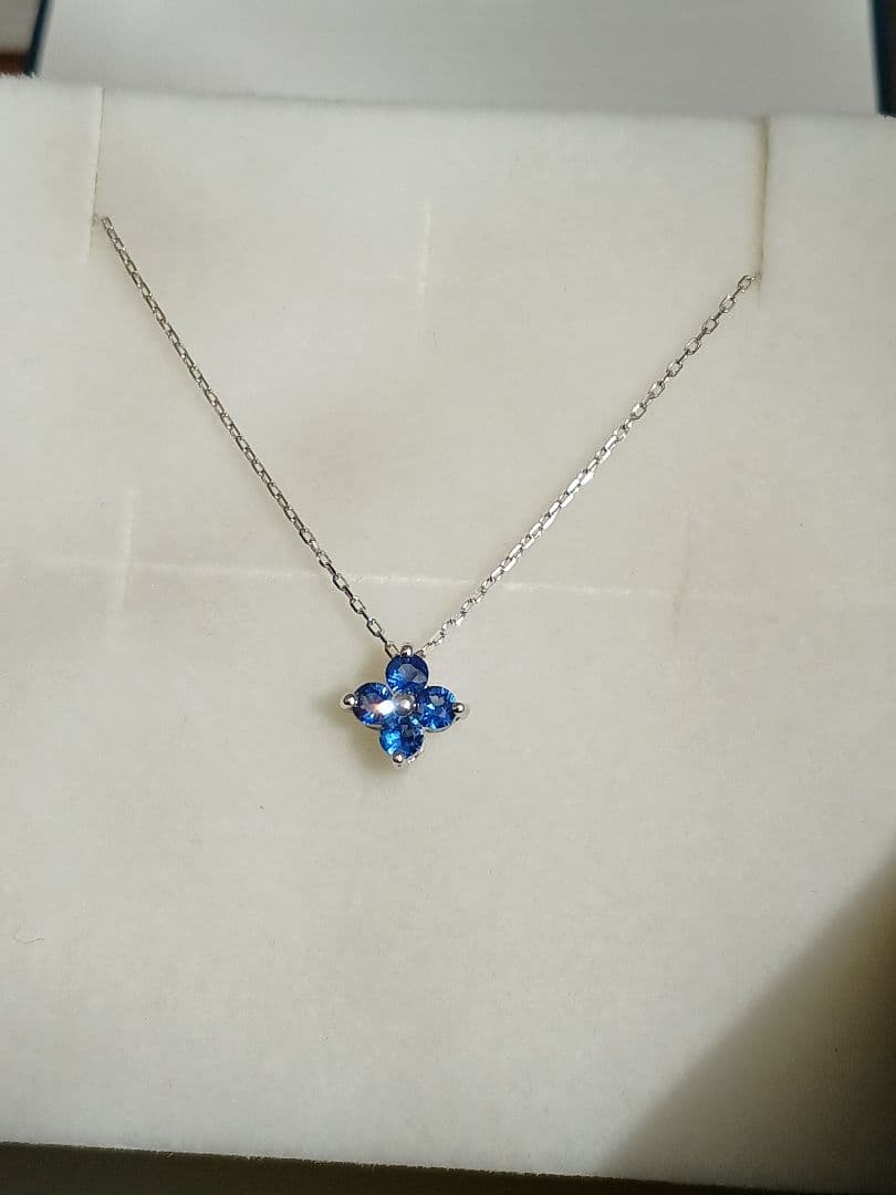 少し訳ありなのでお買得☆K10☆ブルーサファイア☆ホワイトゴールドネックレス