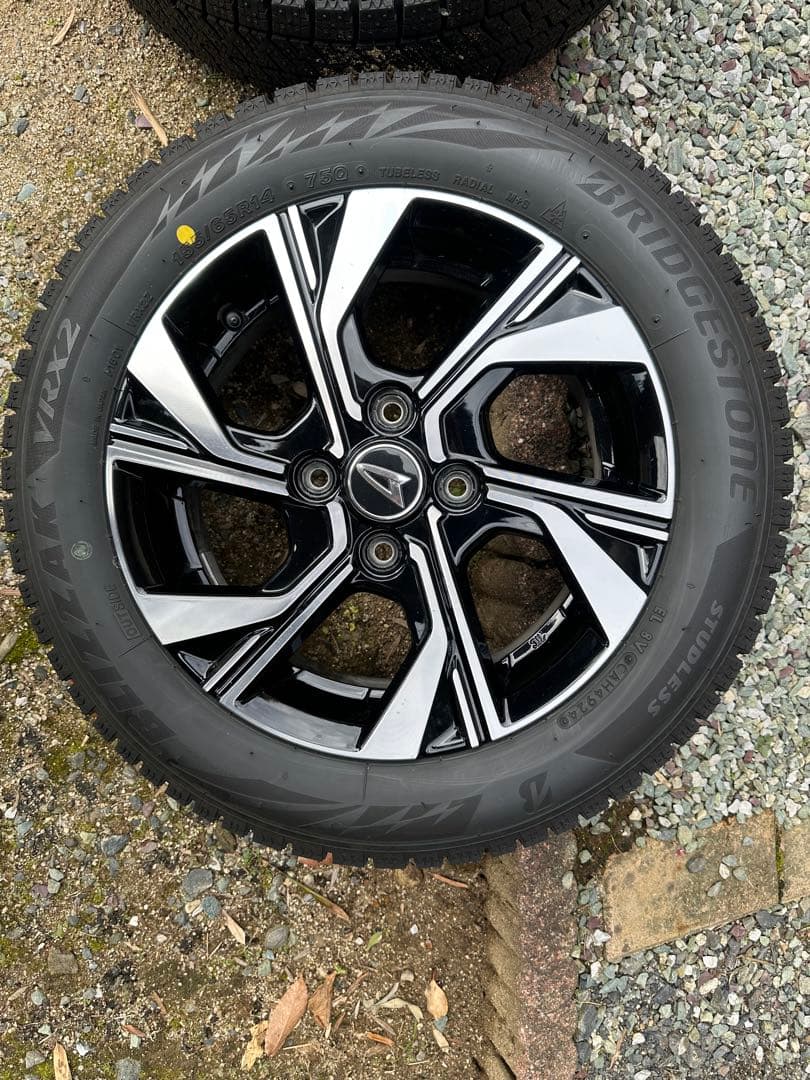 ダイハツ　LA650SタントカスタムX純正ホイール　　スタッドレスタイヤ付き