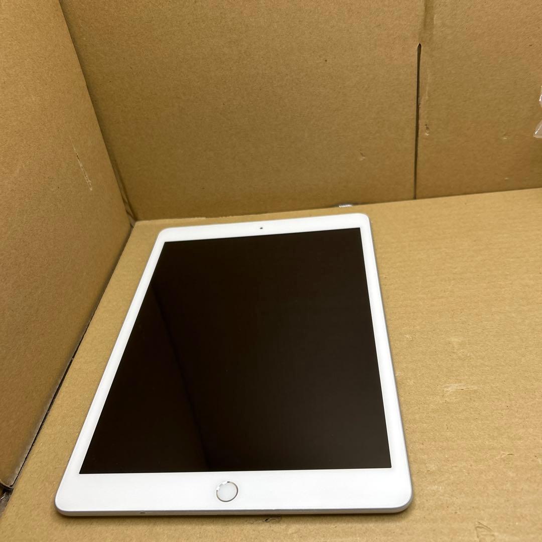 iPad (第７世代) Wi-Fi + Cellular 128GB シルバー