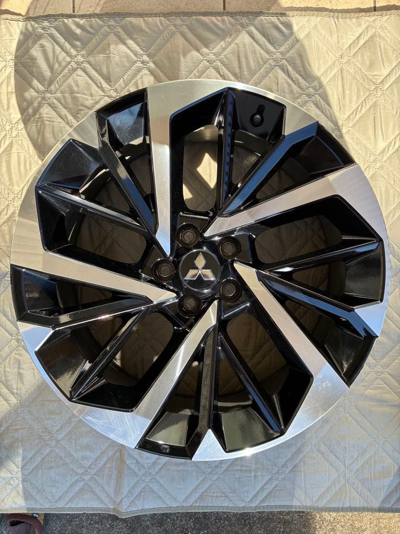 三菱 アウトランダーPHEV 20インチ 純正ホイール