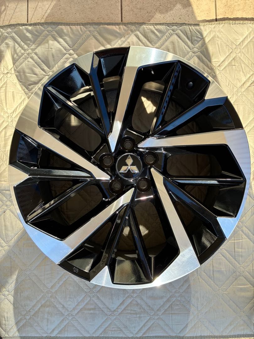 三菱 アウトランダーPHEV 20インチ 純正ホイール