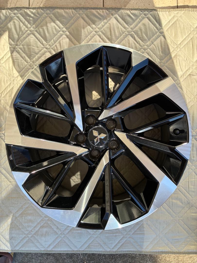 三菱 アウトランダーPHEV 20インチ 純正ホイール