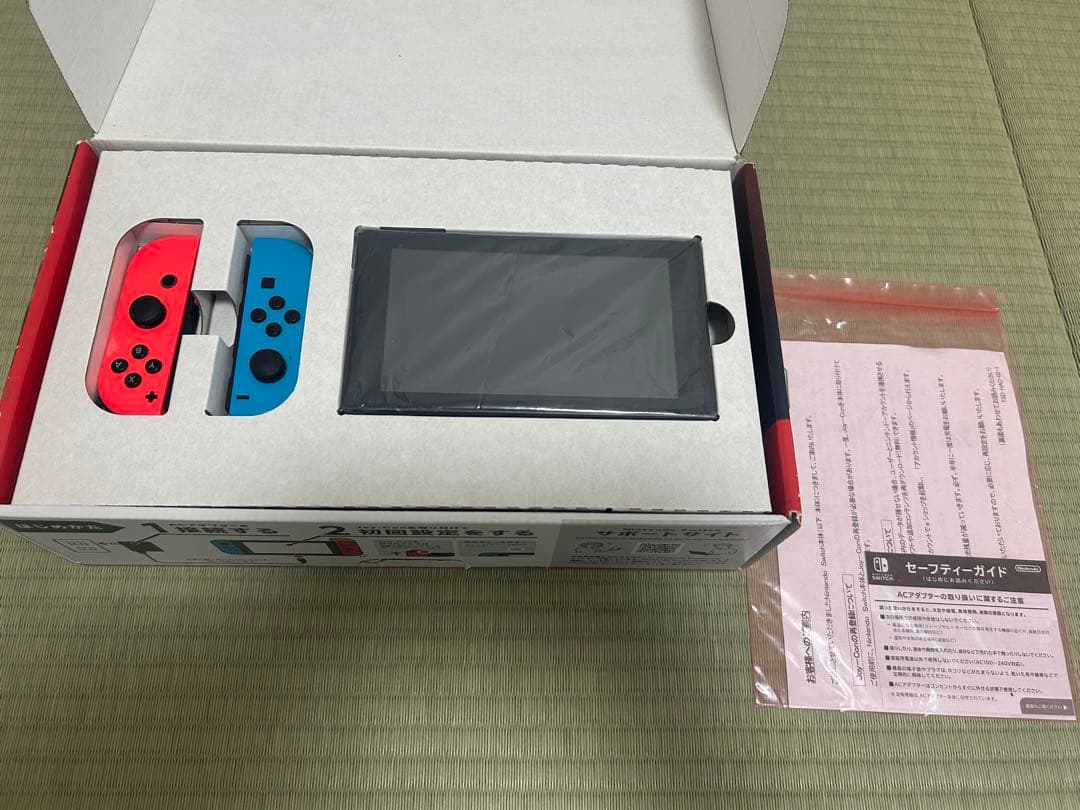 Nintendo Switch 本体　ネオンブルー/レッド