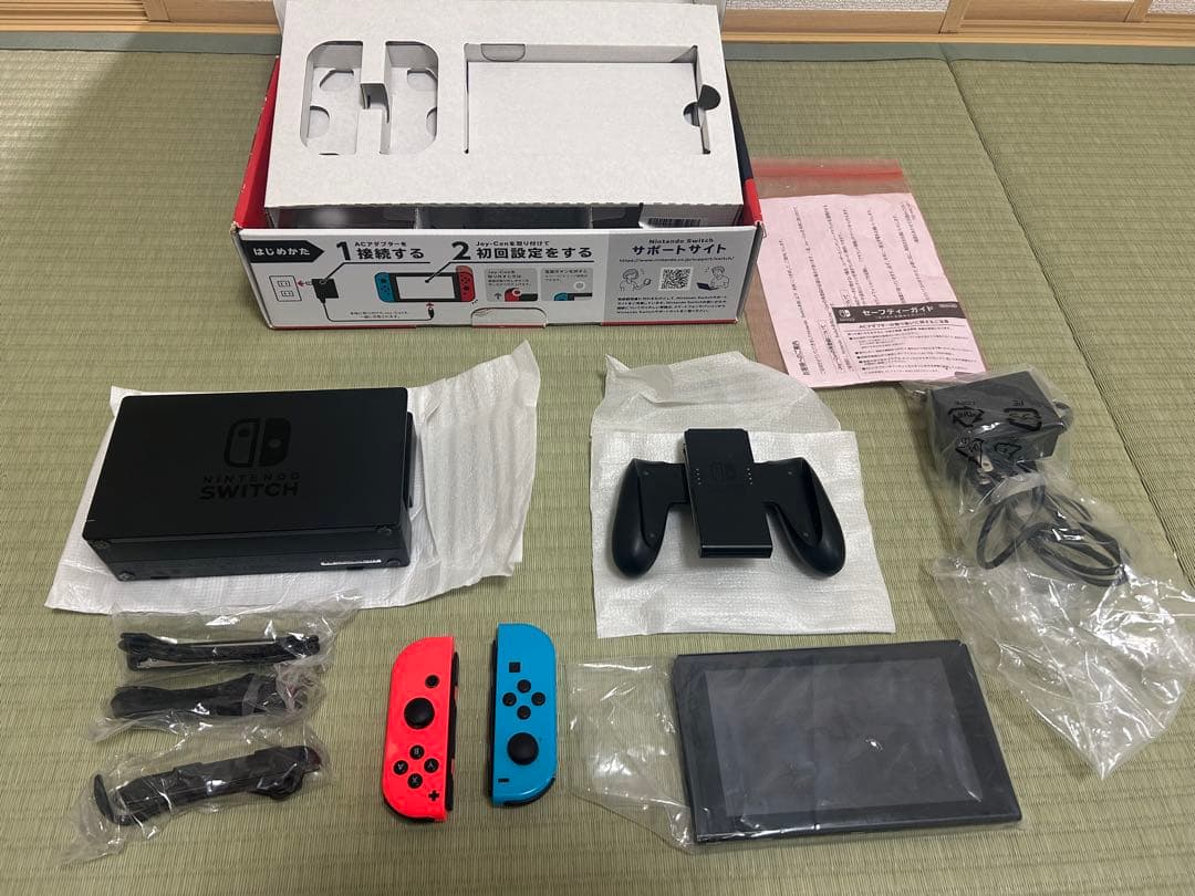 Nintendo Switch 本体　ネオンブルー/レッド