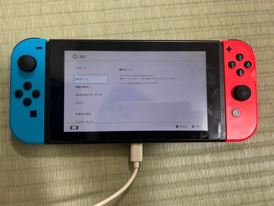 Nintendo Switch 本体　ネオンブルー/レッド