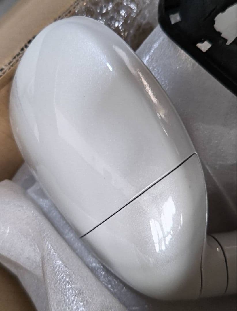 ハイエース200系 純正ガッツミラー美品ベース　ボディ同色塗装070等