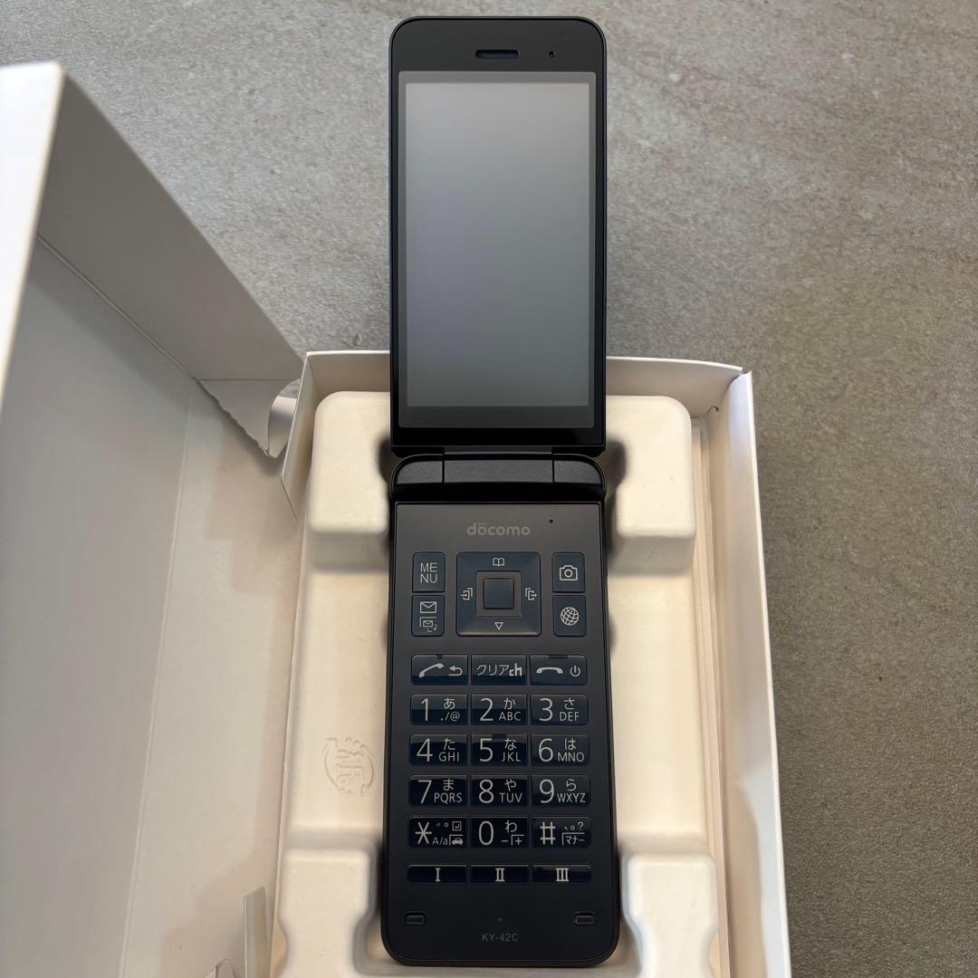 【未使用・充電器付】docomo DIGNO ケータイ KY-42C ブラック