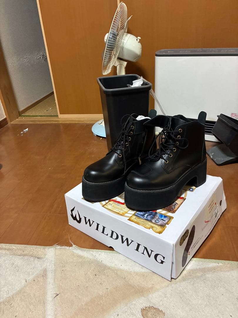 WILDWING 黒 厚底ブーツ