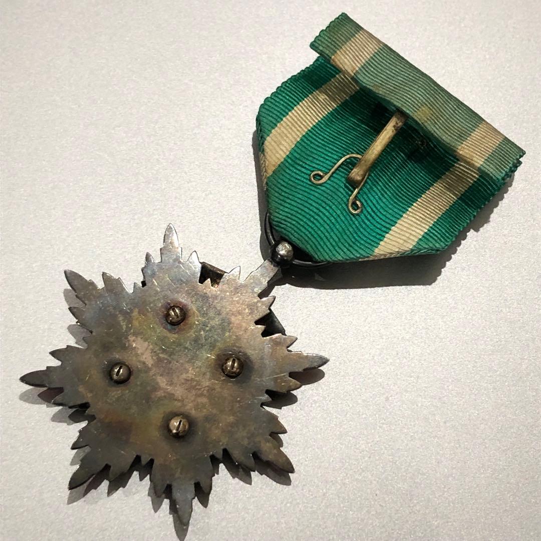【送料無料・ジャンク】 日本軍 陸軍 海軍 記章 徽章 功五級金鵄勲章 本体のみ