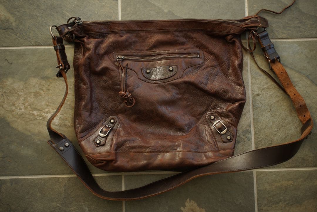 BALENCIAGA THE DAY レザー ショルダーバッグ city