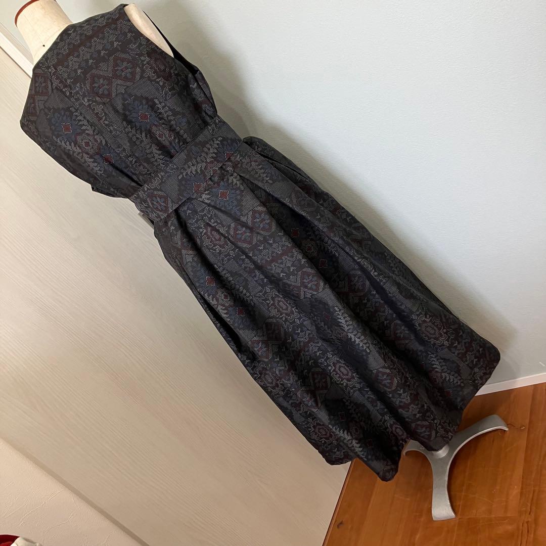 大島紬　幾何学柄　Vネック ノースリーブ　ワンピース　着物リメイク