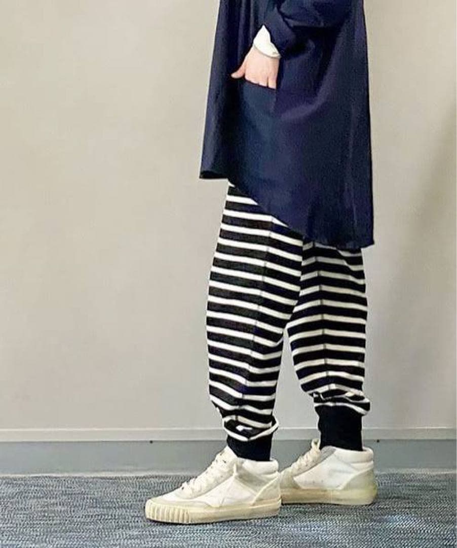 デラヴェジャージーパンツ