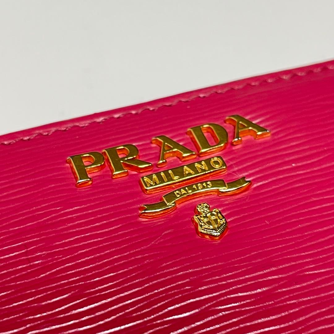 ヴ*ン様 PRADA ピンク エピレザー 長財布