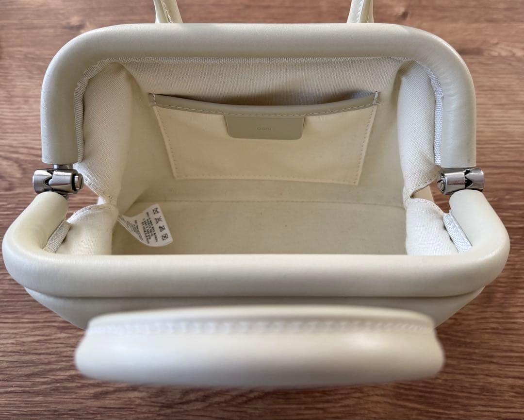 OSOI ホワイト ショルダーバッグ