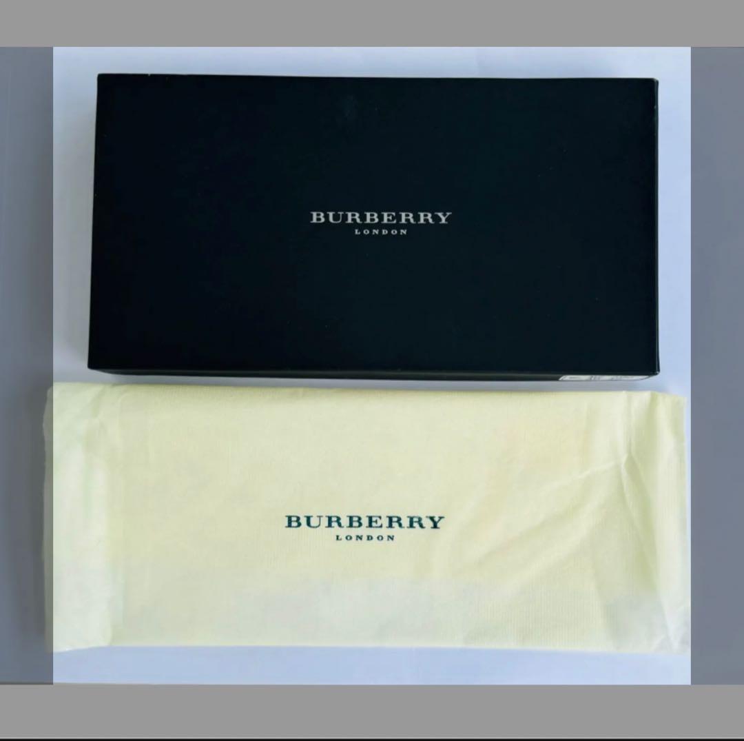値下げ！BURBERRY ブラウンレザー二つ折り長財布