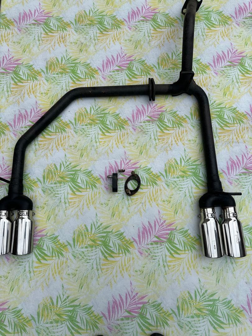 30プリウス4本だしマフラー