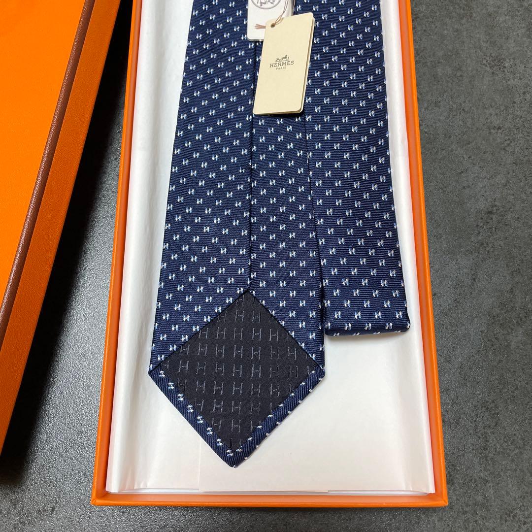 ❣️新品未使用タグ付❣️HERMES エルメス　ネクタイ　H柄　高級シルク