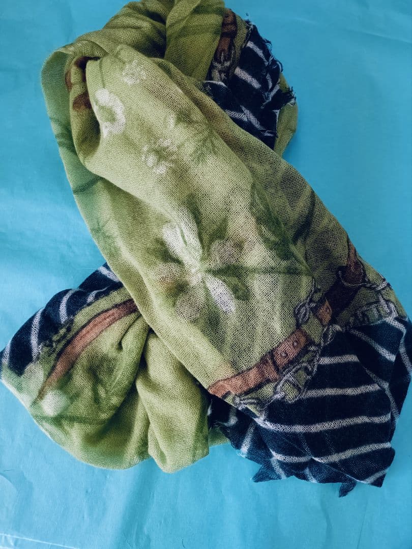 新品 アルバスカシミヤ１００％ ふんわりエアリーストールのストール