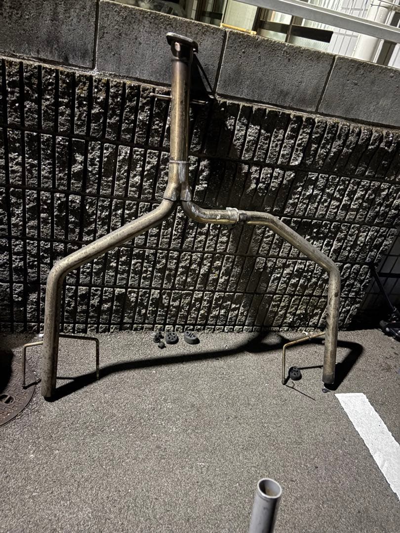 200系クラウンリアストレートマフラー